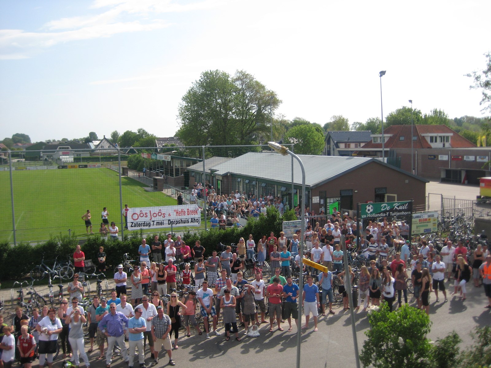 Evenement bij sportcomplex in Tuitjenhorn